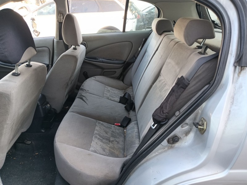 nissan almera ii (n16) del año 2002