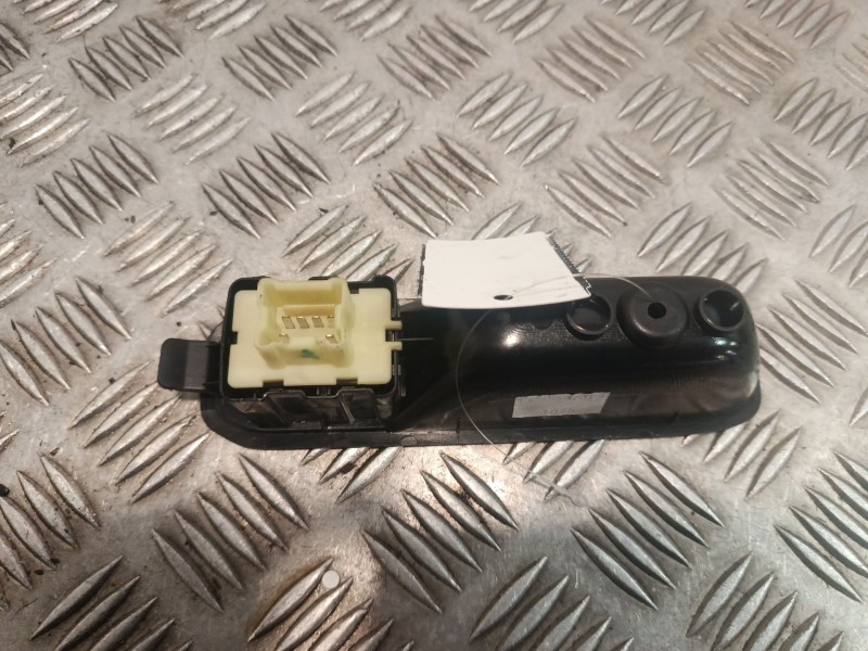 Recambio de mando elevalunas trasero derecho para dacia duster ii referencia OEM IAM   