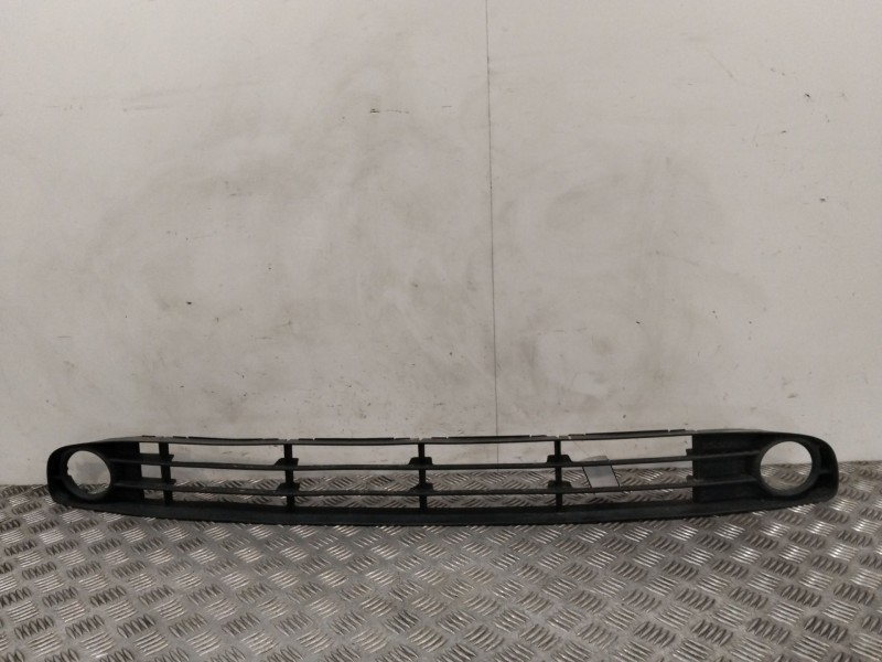 Recambio de rejilla paragolpes central para renault grand scénic ii (jm0/1_) 1.5 dci (jm1e) referencia OEM IAM   