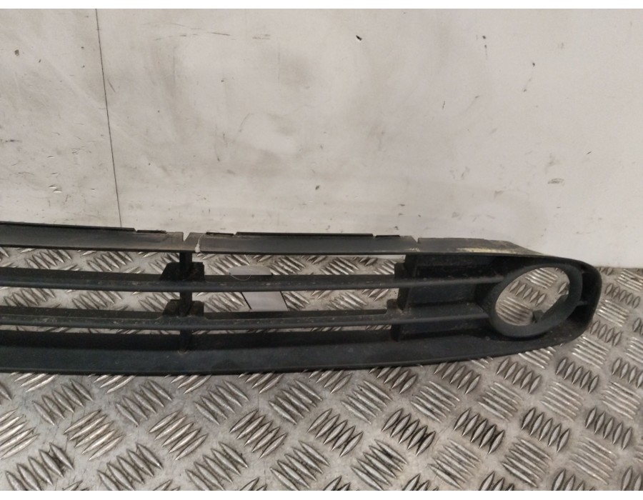 Recambio de rejilla paragolpes central para renault grand scénic ii (jm0/1_) 1.5 dci (jm1e) referencia OEM IAM   