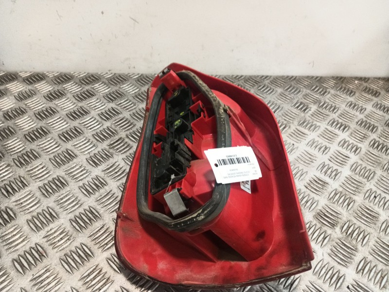 Recambio de piloto trasero derecho para citroën xsara picasso (n68) 2.0 hdi referencia OEM IAM 89398408  