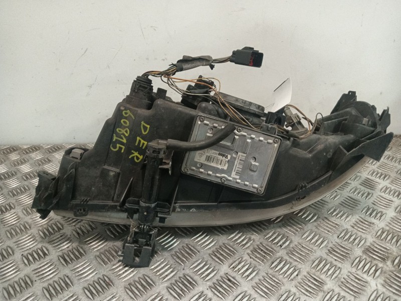 Recambio de faro derecho para volvo s60 i (384) 2.5 t referencia OEM IAM 30698826  