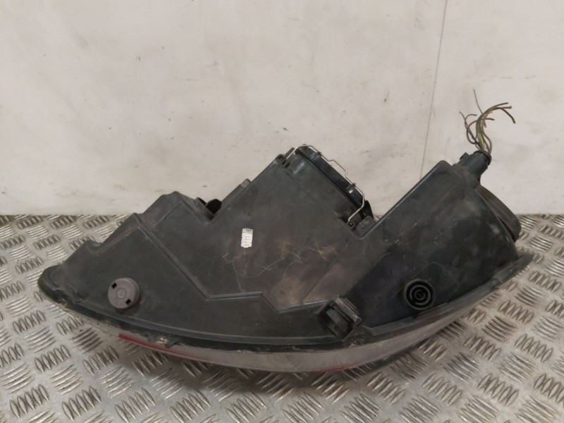 Recambio de faro derecho para seat leon (1p1) 1.6 tdi referencia OEM IAM 5P1941006E  