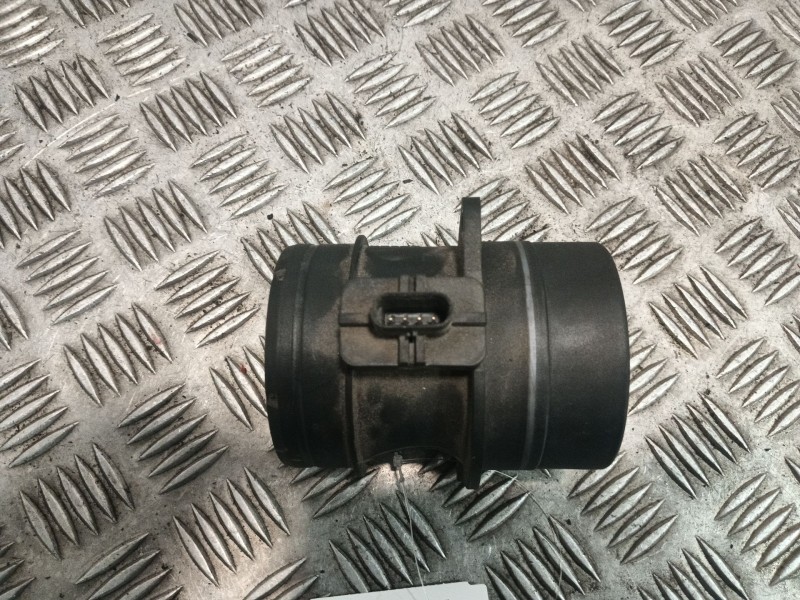 Recambio de caudalimetro para audi a3 sportback (8va, 8vf) 2.0 tdi referencia OEM IAM 03L906461A  