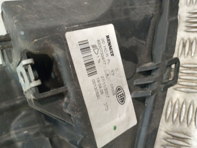Recambio de faro derecho para dacia sandero (bs_) 1.4 (bs0c, bs0a, bs0g, bs1f, bs0e) referencia OEM IAM 8200733877  
