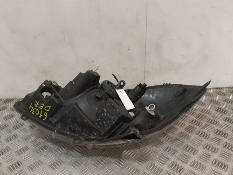 Recambio de faro derecho para dacia sandero (bs_) 1.4 (bs0c, bs0a, bs0g, bs1f, bs0e) referencia OEM IAM 8200733877  