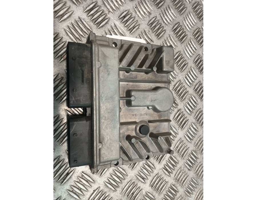 Recambio de centralita motor uce para opel astra j (p10) 1.7 cdti (68) referencia OEM IAM 55579719  