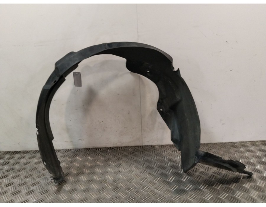 Recambio de paso de rueda delantero derecho para kia cee´d hatchback (ed) 1.4 referencia OEM IAM 868121H000  