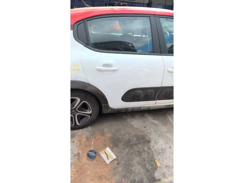Recambio de puerta trasera derecha para citroën c3 iii (sx) 1.2 thp 110 referencia OEM IAM 9812254880  
