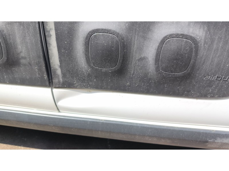 Recambio de puerta trasera izquierda para citroën c3 iii (sx) 1.2 thp 110 referencia OEM IAM 9812254980  