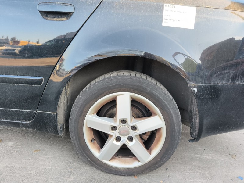 Recambio de paso de rueda trasero izquierdo para seat exeo (3r2) 2.0 tdi referencia OEM IAM 8E0810171C  