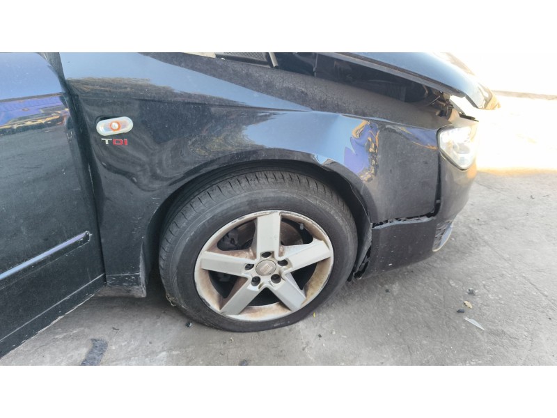 Recambio de mangueta delantera derecha para seat exeo (3r2) 2.0 tdi referencia OEM IAM 8E0407254H  
