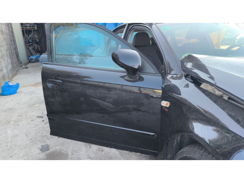 Recambio de puerta delantera derecha para seat exeo (3r2) 2.0 tdi referencia OEM IAM 3R0831052  