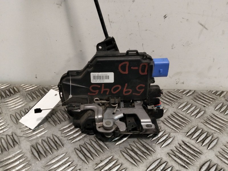 Recambio de cerradura puerta delantera derecha para skoda fabia (5j2 ) referencia OEM IAM 3B1837016CE  
