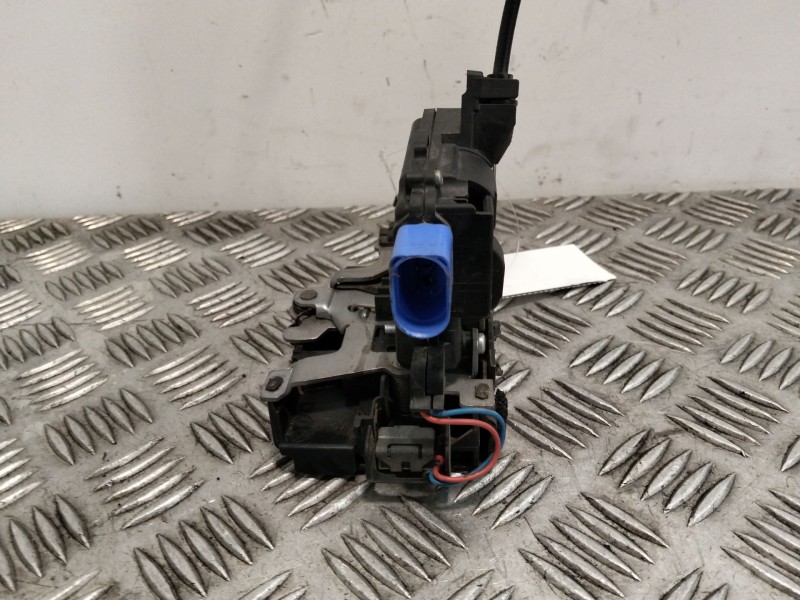 Recambio de cerradura puerta delantera derecha para skoda fabia (5j2 ) referencia OEM IAM 3B1837016CE  