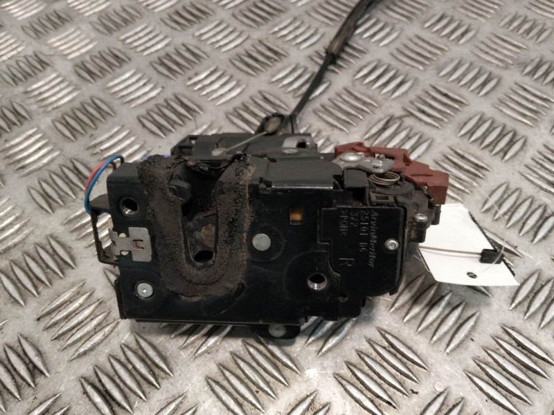 Recambio de cerradura puerta delantera derecha para skoda fabia (5j2 ) referencia OEM IAM 3B1837016CE  