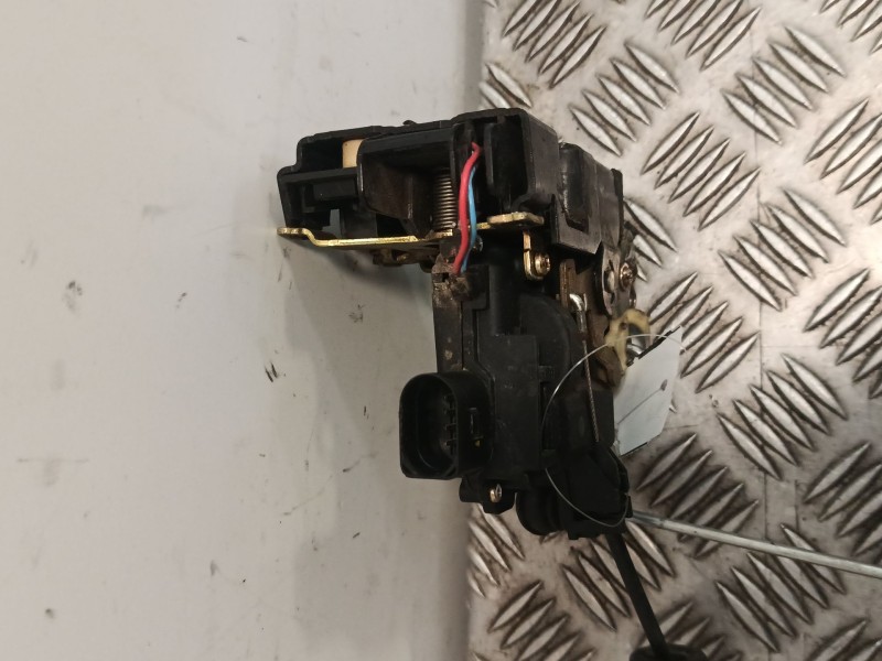 Recambio de cerradura puerta delantera izquierda para volkswagen golf iv variant (1j5) 1.9 tdi referencia OEM IAM 6X1837013G  