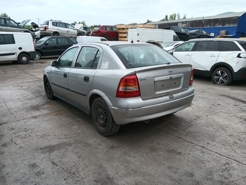 opel astra g hatchback (t98) del año 2001