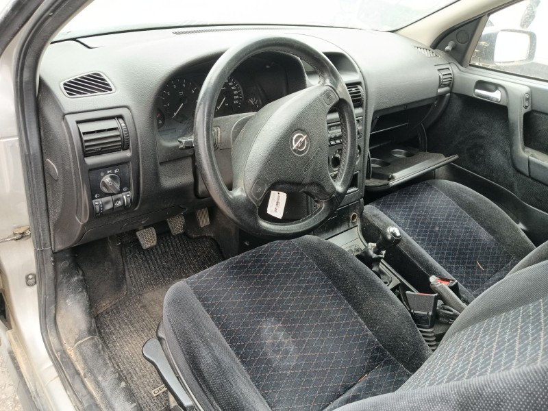 opel astra g hatchback (t98) del año 2001