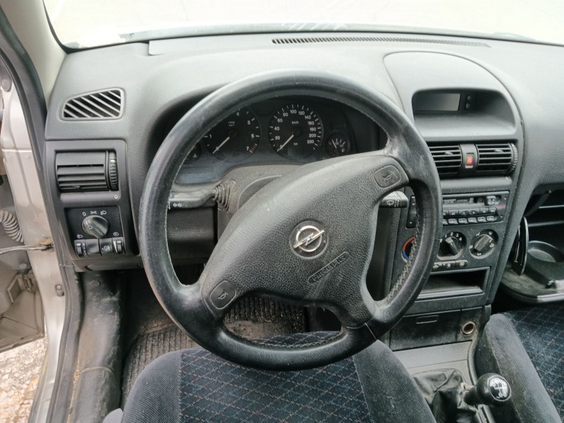 opel astra g hatchback (t98) del año 2001