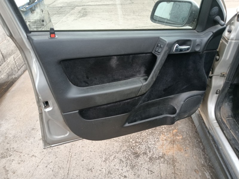 opel astra g hatchback (t98) del año 2001