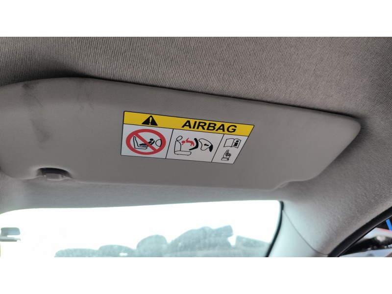 Recambio de parasol derecho para citroën c3 iii (sx) 1.2 thp 110 referencia OEM IAM 98100807BJ  