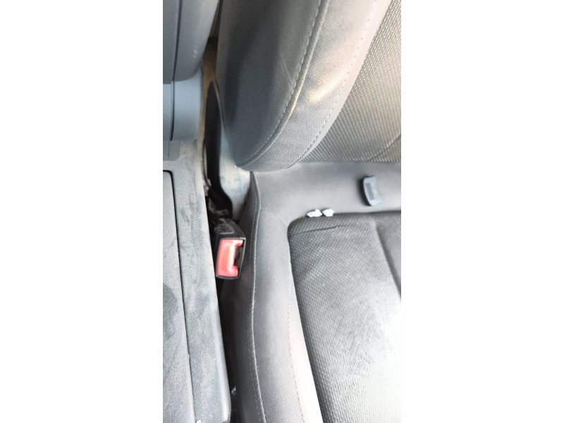 Recambio de enganche cinturon delantero izquierdo para seat exeo (3r2) 2.0 tdi referencia OEM IAM   