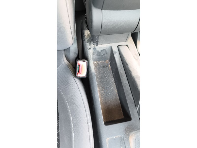 Recambio de enganche cinturon delantero derecho para seat exeo (3r2) 2.0 tdi referencia OEM IAM 3R0857755A  