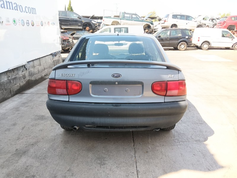 ford escort vi sedán (gal, afl) del año 1996