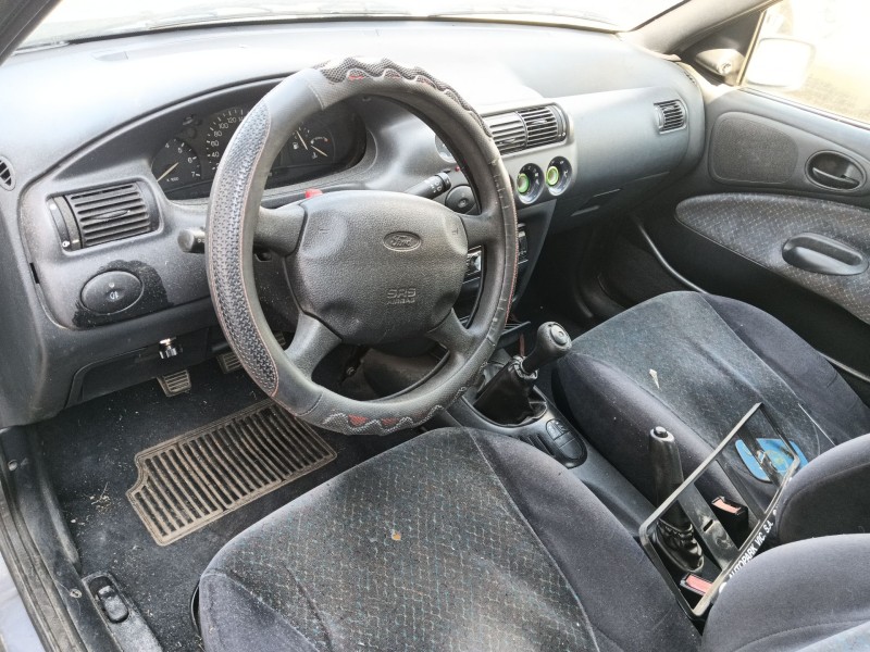 ford escort vi sedán (gal, afl) del año 1996