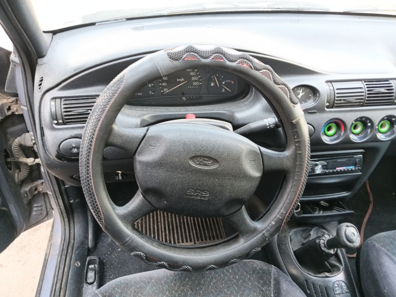 ford escort vi sedán (gal, afl) del año 1996