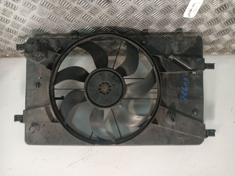 Recambio de electroventilador para opel astra j (p10) 1.7 cdti (68) referencia OEM IAM 0130308454  