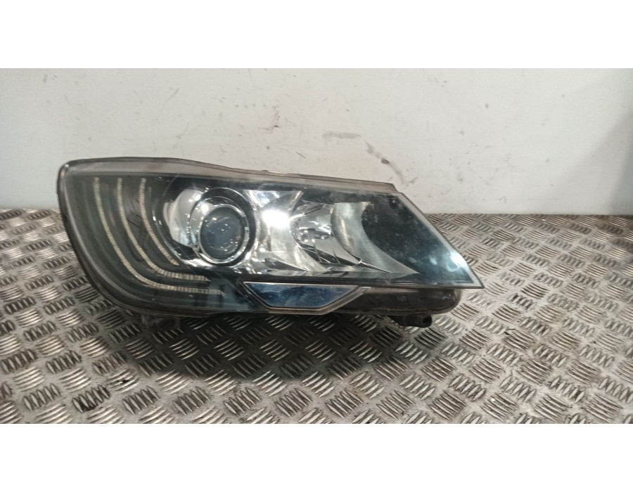 Recambio de faro derecho para skoda superb ii station wagon (3t5) 2.0 tdi 16v referencia OEM IAM 3T1941018  