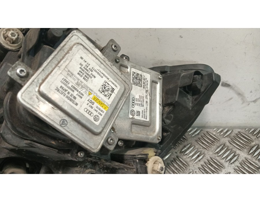 Recambio de faro derecho para skoda superb ii station wagon (3t5) 2.0 tdi 16v referencia OEM IAM 3T1941018  