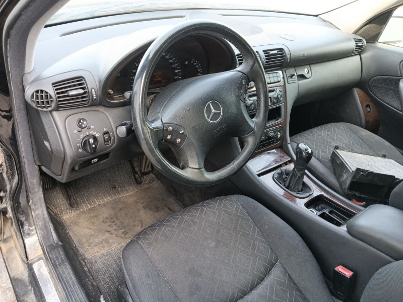 mercedes-benz clase c (w203) del año 2001
