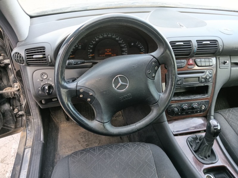 mercedes-benz clase c (w203) del año 2001
