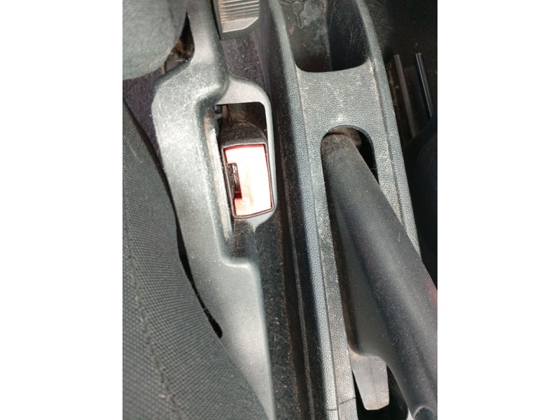 Recambio de enganche cinturon delantero derecho para ford ka (ru8) 1.2 referencia OEM IAM 1751159  