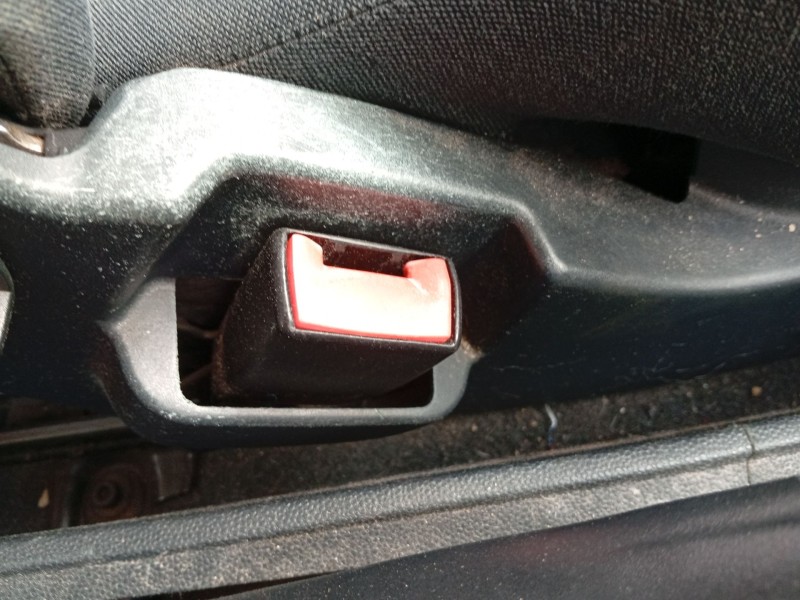 Recambio de enganche cinturon delantero izquierdo para ford ka (ru8) 1.2 referencia OEM IAM 34023904  