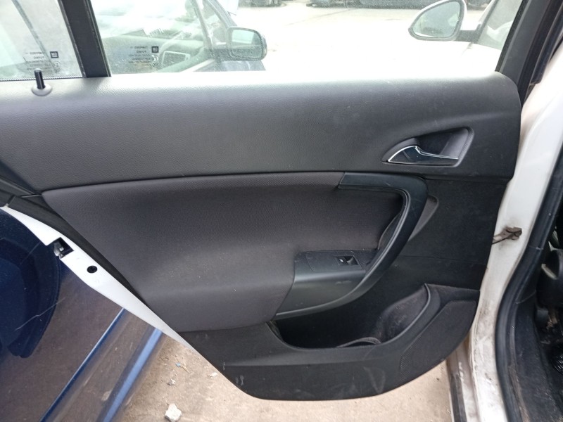 Recambio de guarnecido puerta trasera izquierda para opel insignia a (g09) 2.0 cdti (68) referencia OEM IAM 93QT8R  
