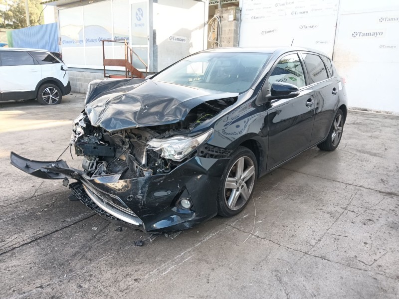 toyota auris (_e18_) del año 2013
