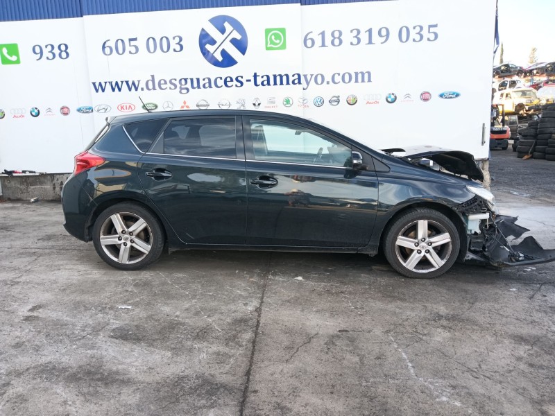 toyota auris (_e18_) del año 2013