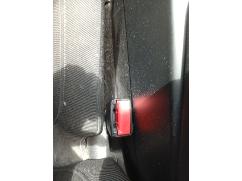 Recambio de enganche cinturon delantero izquierdo para opel insignia a (g09) 2.0 cdti (68) referencia OEM IAM 13327470  