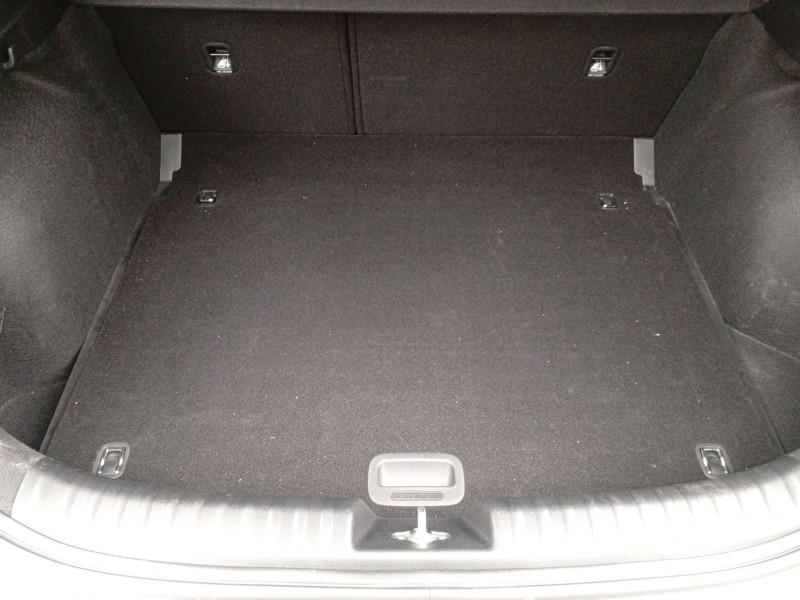 Recambio de moqueta maletero para kia xceed (cd) 1.5 t-gdi mhev referencia OEM IAM 85720J7000WK  