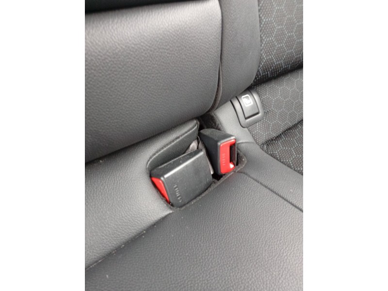 Recambio de enganche cinturon trasero izquierdo para kia xceed (cd) 1.5 t-gdi mhev referencia OEM IAM 89830J7000WK  