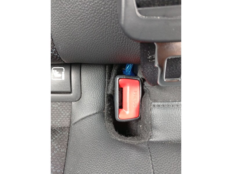 Recambio de enganche cinturon trasero derecho para kia xceed (cd) 1.5 t-gdi mhev referencia OEM IAM 89840J7000WK  