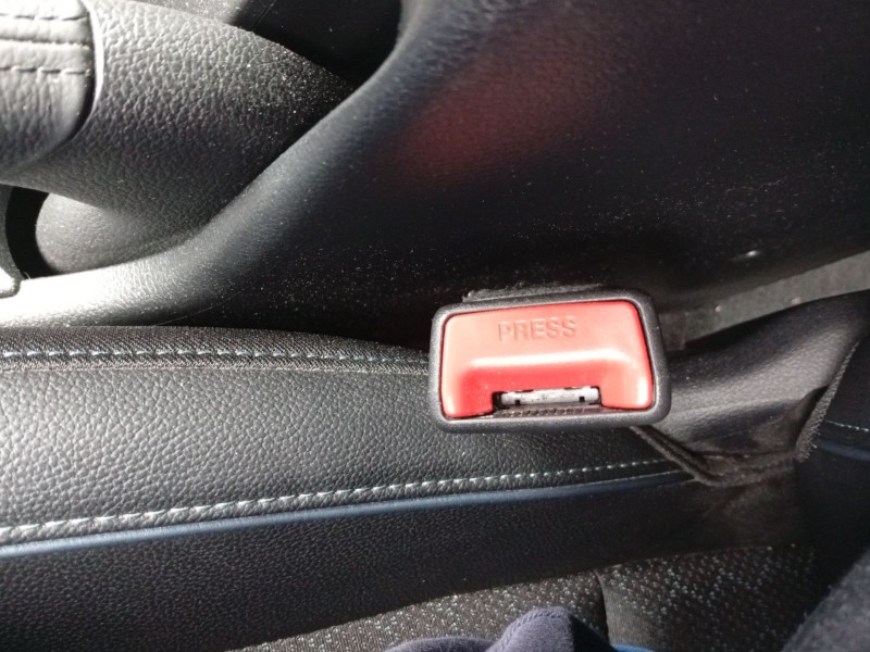 Recambio de enganche cinturon delantero izquierdo para kia xceed (cd) 1.5 t-gdi mhev referencia OEM IAM 88830J7000  