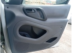 Recambio de guarnecido puerta delantera derecha para peugeot partner furgoneta/monovolumen 1.6 hdi referencia OEM IAM 9681235177
