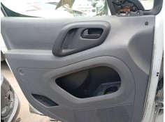 Recambio de guarnecido puerta delantera izquierda para peugeot partner furgoneta/monovolumen 1.6 hdi referencia OEM IAM 96830453