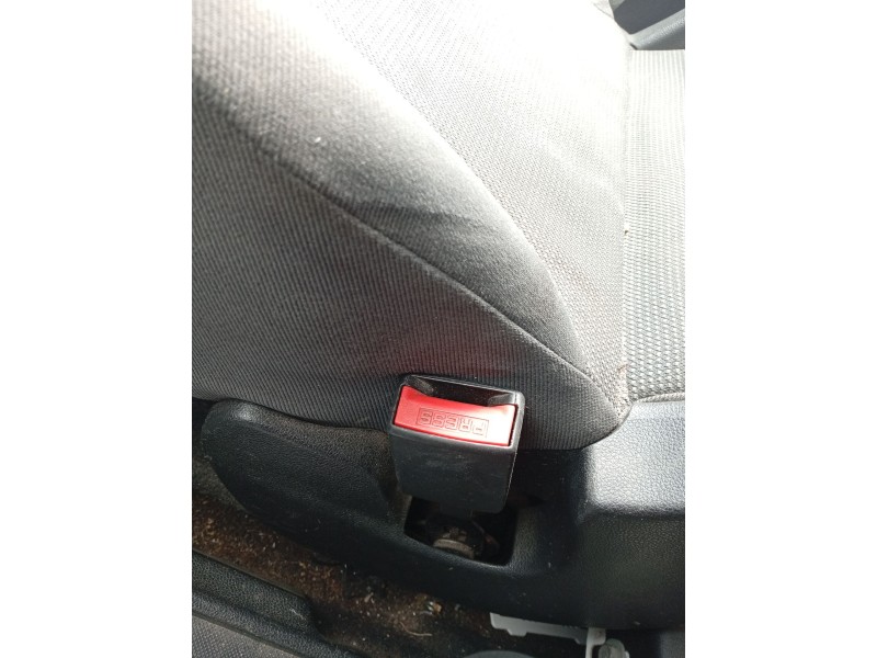 Recambio de enganche cinturon delantero derecho para peugeot partner furgoneta/monovolumen 1.6 hdi referencia OEM IAM 96815080XT