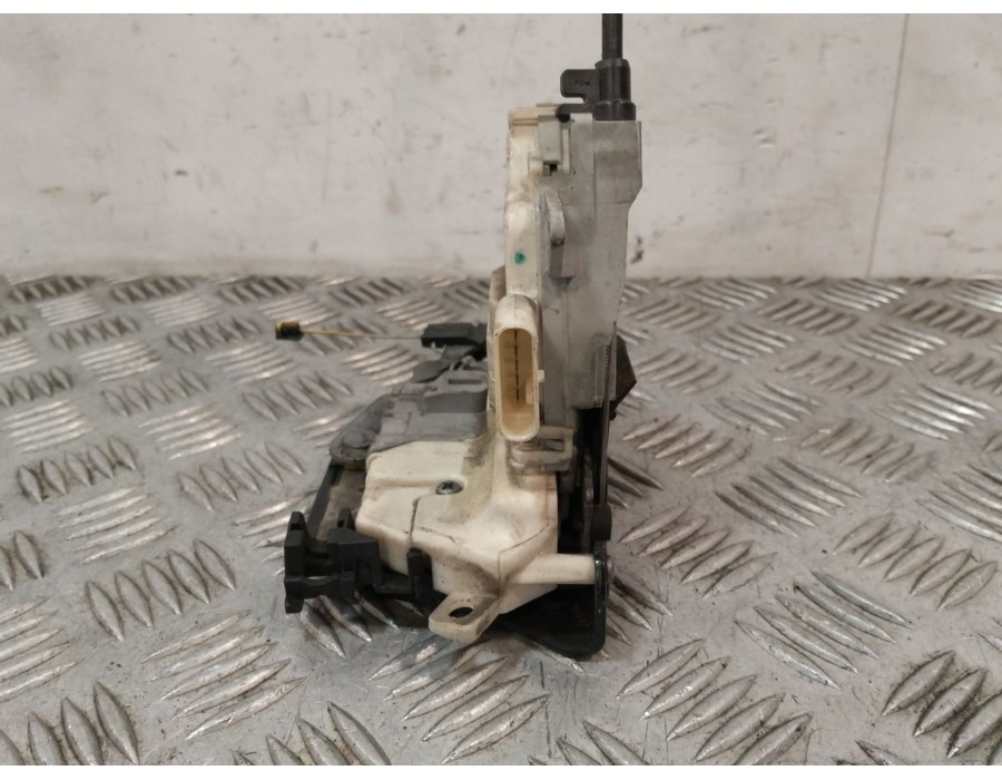 Recambio de cerradura puerta trasera derecha para seat altea xl (5p5, 5p8) 1.6 tdi referencia OEM IAM 7L0839016D  